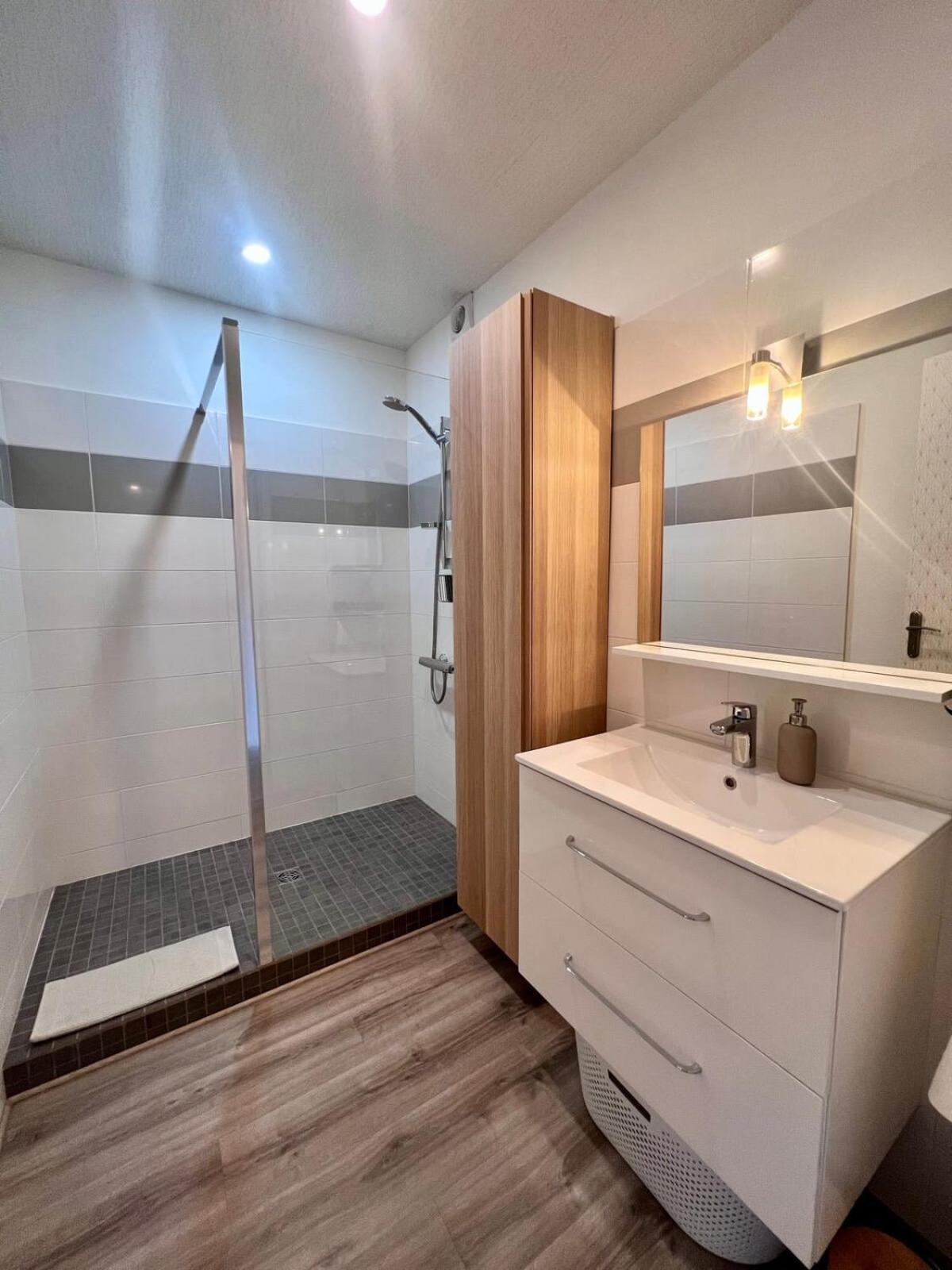 Casa Bert - T2 Avec Parking&Balcon En Centre Ville บรีฟ-ลา-เกยยาร์ด ภายนอก รูปภาพ